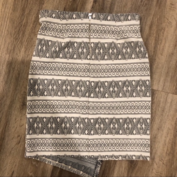 Lulu’s Boho Chic Asymmetrical Skirt Size Small - Picture 5 of 7